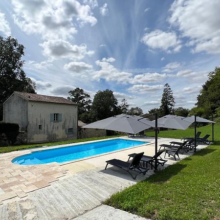 Chateau Des Loups - Les Cypres Echire Exterior photo