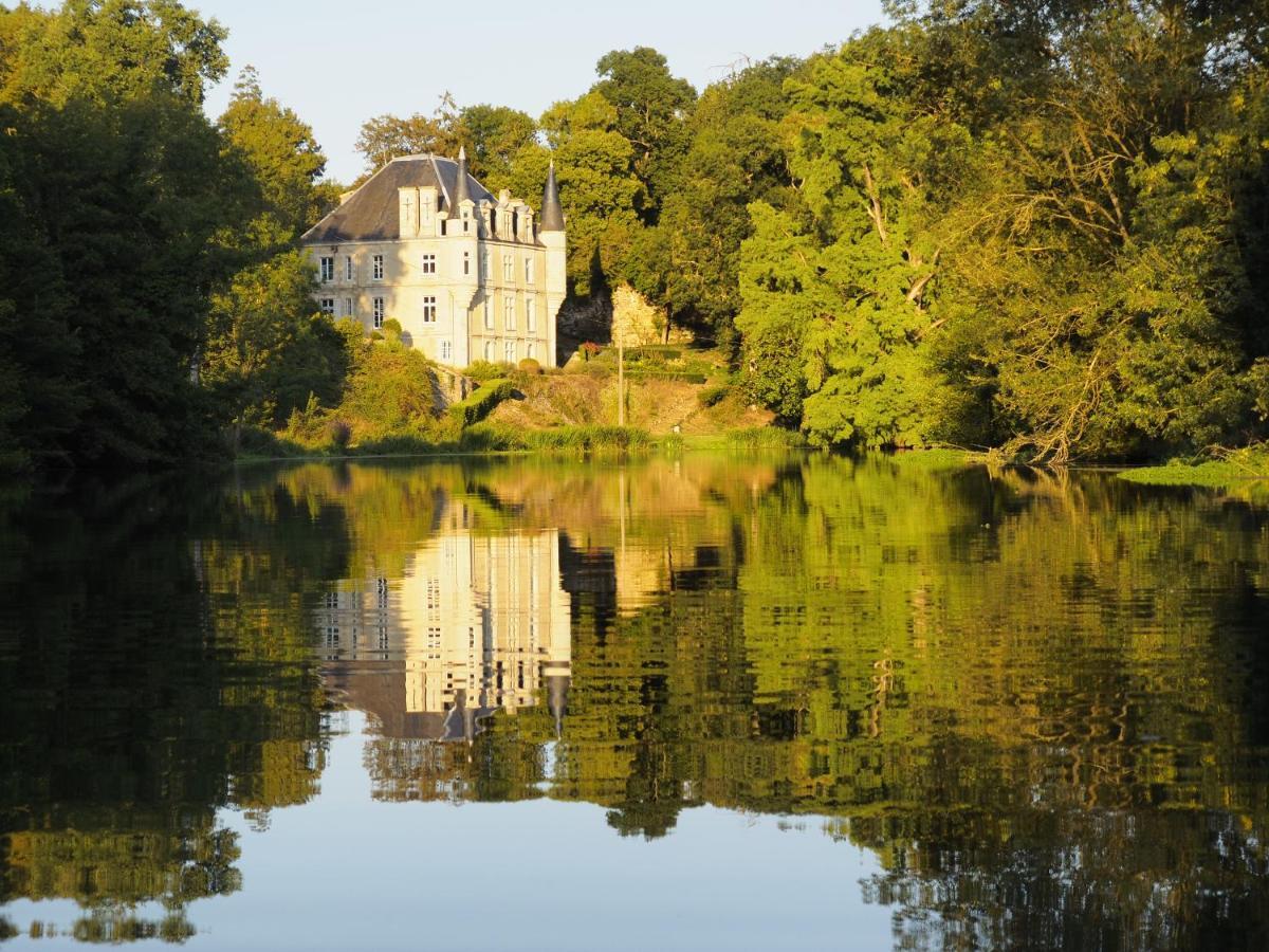 Chateau Des Loups - Les Cypres Echire Exterior photo